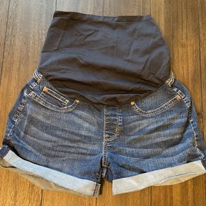 Maternity shorts